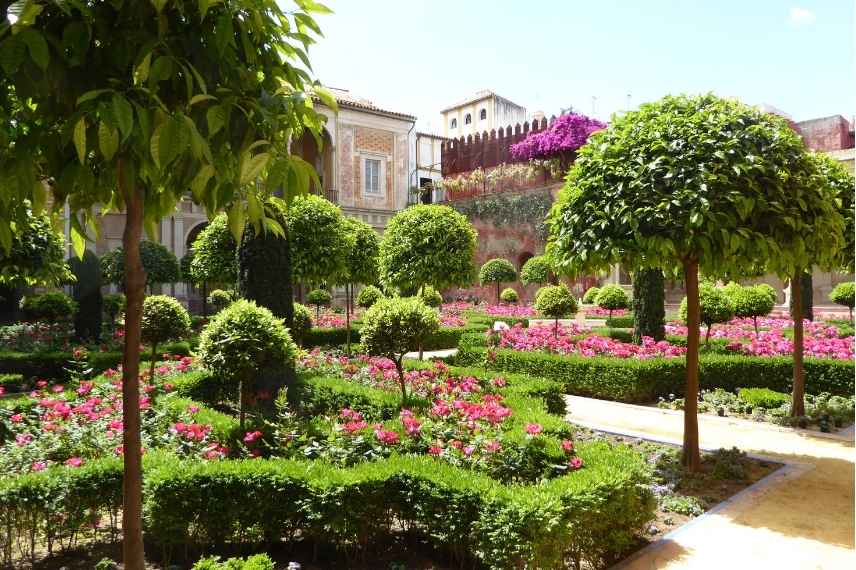 comment amenager jardin carre