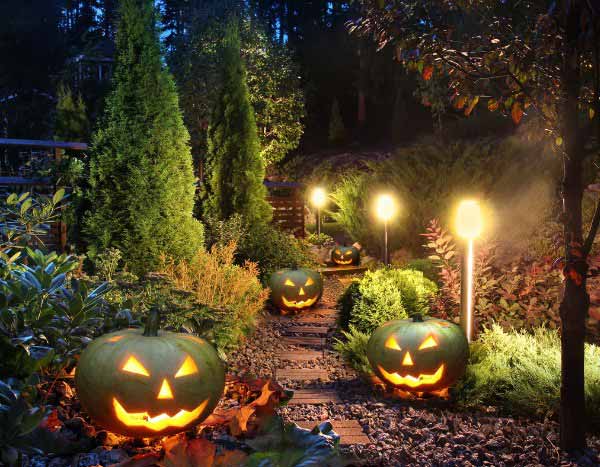Sentier hanté : transformez votre jardin pour Halloween