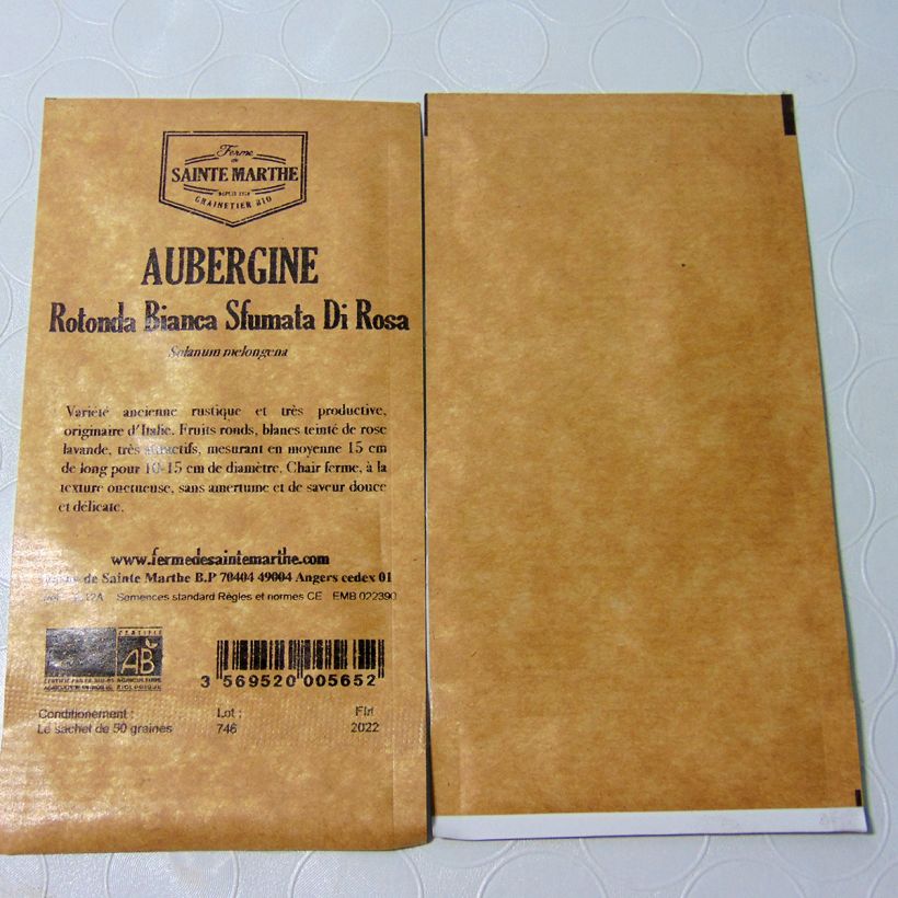 Exemple de spécimen de Aubergine Rotonda Bianca Sfumata Di Rosa Bio - Ferme de Sainte Marthe le sachet de 50 graines environ tel que livré